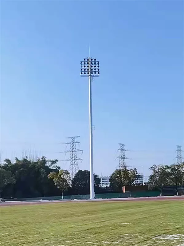 20220310溫州大學(xué)亞運會訓(xùn)練場35米28800W爬梯式高桿燈-2